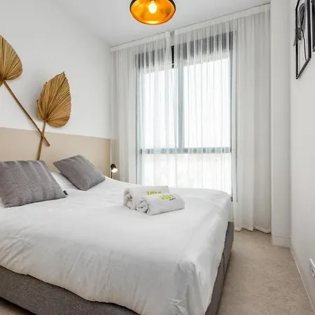 شقة Vivi Homes - Holly Pool, Sauna, Gym & Sea View