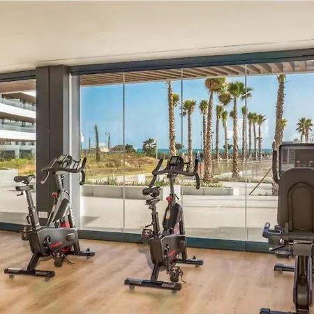 Vivi Homes - Holly Pool, Sauna, Gym & Sea View Apartmán
